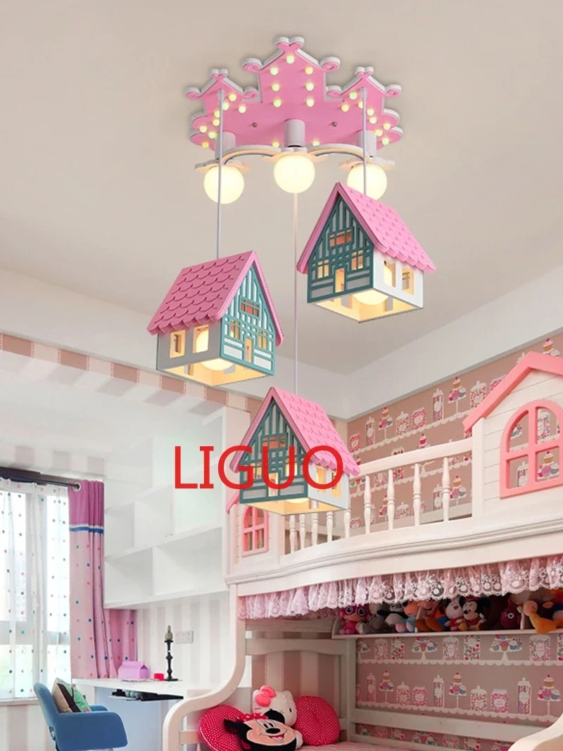 Люстра в детскую спальню для девочек и принцесс, розовая креативная индивидуальная люстра в спальню для школьника с мультяшным рисунком 
Люстра в детскую спальню для девочек и принцесс, розовая креативная индивидуальная люстра в спальню для школьника с мультяшным рисунком
