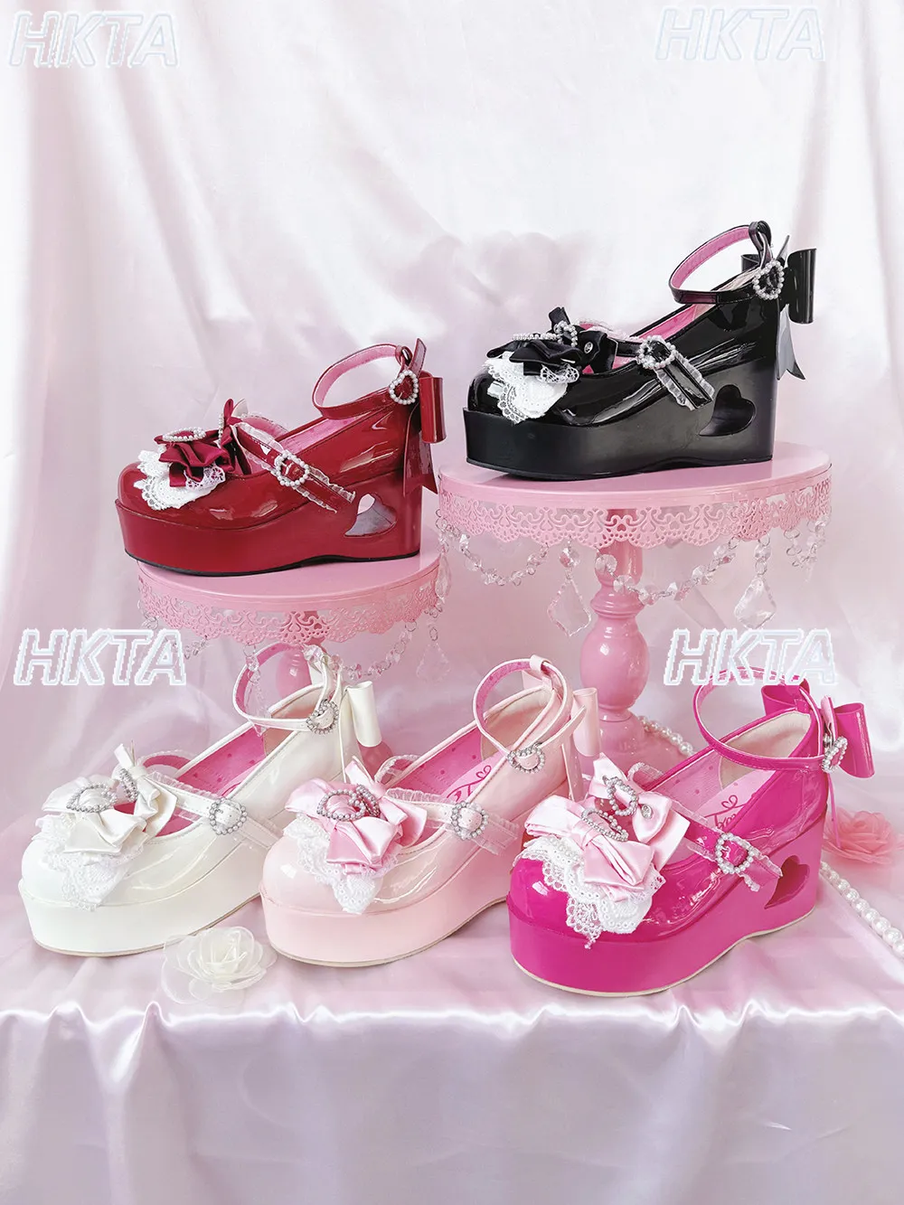 Japanese Lolita Muffin Shoes Ancient Platform Doll Feeling Love Wedge Heel Lace Bow Rhinestone Mid Heel Pumps Black Shoes Women
Japanese Lolita Muffin Shoes Ancient Platform Doll Feeling Love Wedge Heel Lace Bow Rhinestone Mid Heel Pumps Black Shoes Women