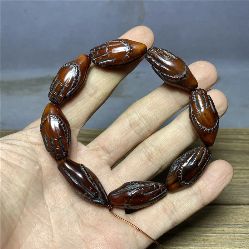 Tibetan Yak Horn Bracelet With Double-Sided Buddha Pattern
Tibetan Yak Horn Bracelet With Double-Sided Buddha Pattern