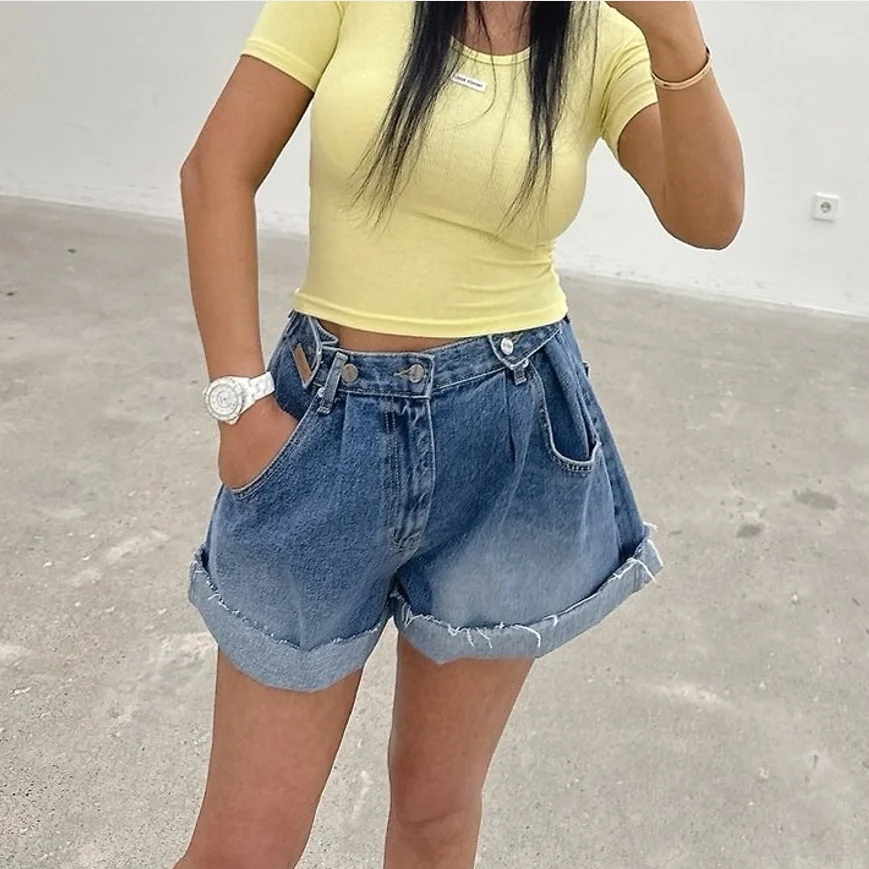 Summer 2026 Chic Fashionable Casual Wide Leg Jeans Shorts Women's Loose Fit Blue Denim Frayed Versatile Simple Style
Summer 2026 Chic Fashionable Casual Wide Leg Jeans Shorts Women's Loose Fit Blue Denim Frayed Versatile Simple Style