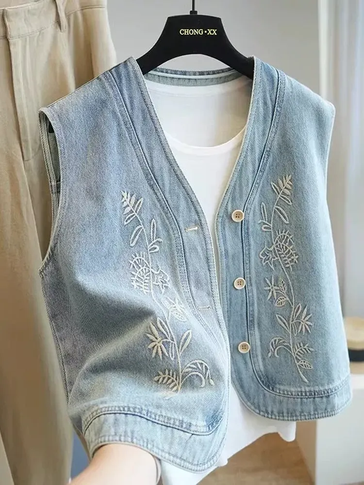 High-End Embroidered Washed Light Blue Denim Vest Women's Spring Summer Fashion Versatile Layering Tank Top Short Shirt
High-End Embroidered Washed Light Blue Denim Vest Women's Spring Summer Fashion Versatile Layering Tank Top Short Shirt