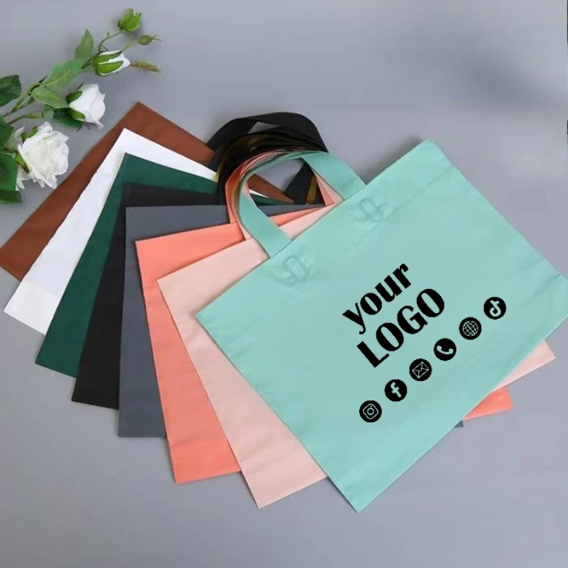 Customized logo frosted shopping bag plastic gift bag party event gift advertising packaging bag printing store name and address
Customized logo frosted shopping bag plastic gift bag party event gift advertising packaging bag printing store name and address