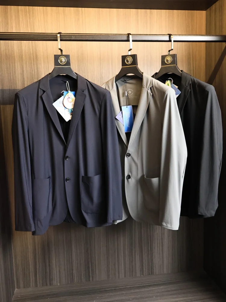 High-End Men's Summer Business Casual Ice Silk Pressed Glue Flat Collar Suit Fashionable Standard Fit Breathable Long Sleeve ...
High-End Men's Summer Business Casual Ice Silk Pressed Glue Flat Collar Suit Fashionable Standard Fit Breathable Long Sleeve ...