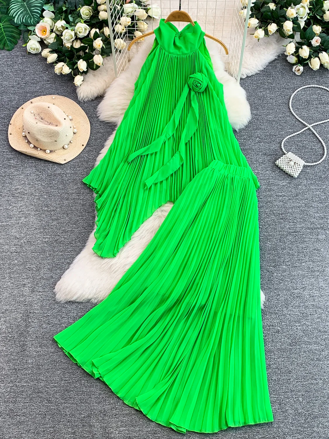 Elegant Green Gown with Detachable Top Luxury Atmosphere Dopaamine Long Pleated Dress Two-Piece Set Neck Hanging 3D Flower De...
Elegant Green Gown with Detachable Top Luxury Atmosphere Dopaamine Long Pleated Dress Two-Piece Set Neck Hanging 3D Flower De...
