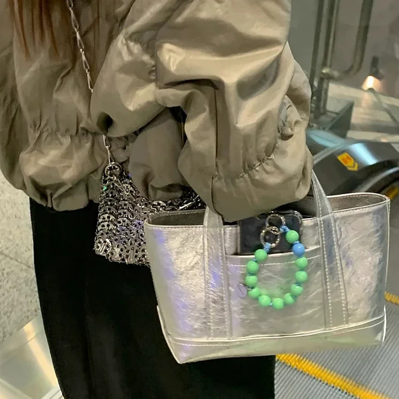 Hand Bags for Ladies Silver Y2k Crossbody Bags for Women Fashion Handbags Short Top Handle Leather Casual Tote Bag Spice Girl
Hand Bags for Ladies Silver Y2k Crossbody Bags for Women Fashion Handbags Short Top Handle Leather Casual Tote Bag Spice Girl