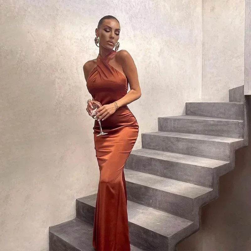 Solid Satin Halter Sleeveless Backless Slim Bodycon Maxi Dress 2023 Fall Winter Women Party Elegant Streetwear Outfit
Solid Satin Halter Sleeveless Backless Slim Bodycon Maxi Dress 2023 Fall Winter Women Party Elegant Streetwear Outfit
