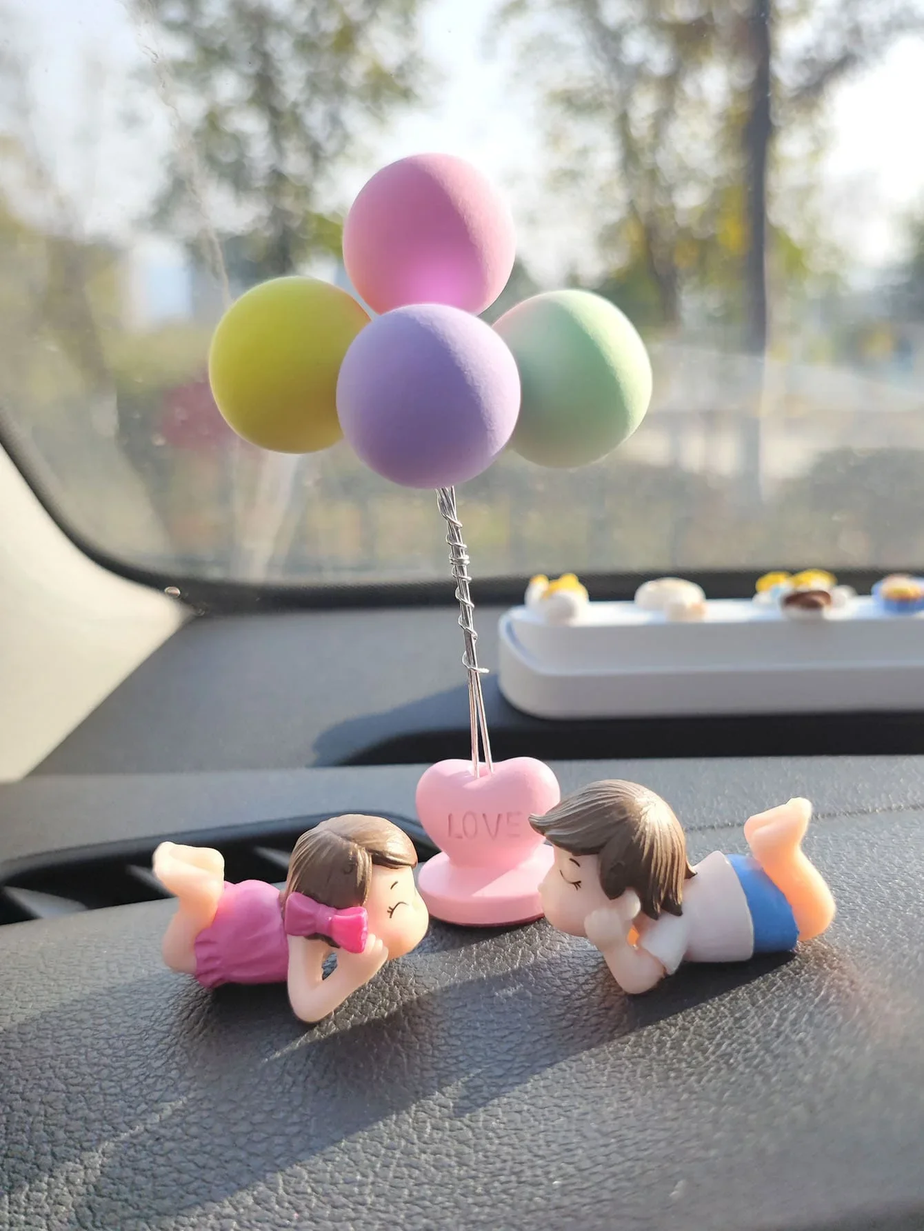 3pcs Couple And Balloon Car Dashboard Ornament Decor
3pcs Couple And Balloon Car Dashboard Ornament Decor