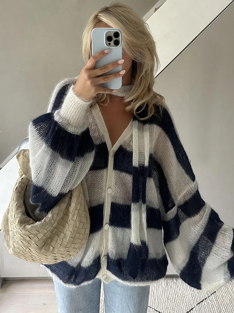 Fantoye Knit Striped Two Piece Sets Cardigan Women Sweater With Scarf Long Sleeve Button Sweater Winter Loose Casual Streetwear
Fantoye Knit Striped Two Piece Sets Cardigan Women Sweater With Scarf Long Sleeve Button Sweater Winter Loose Casual Streetwear