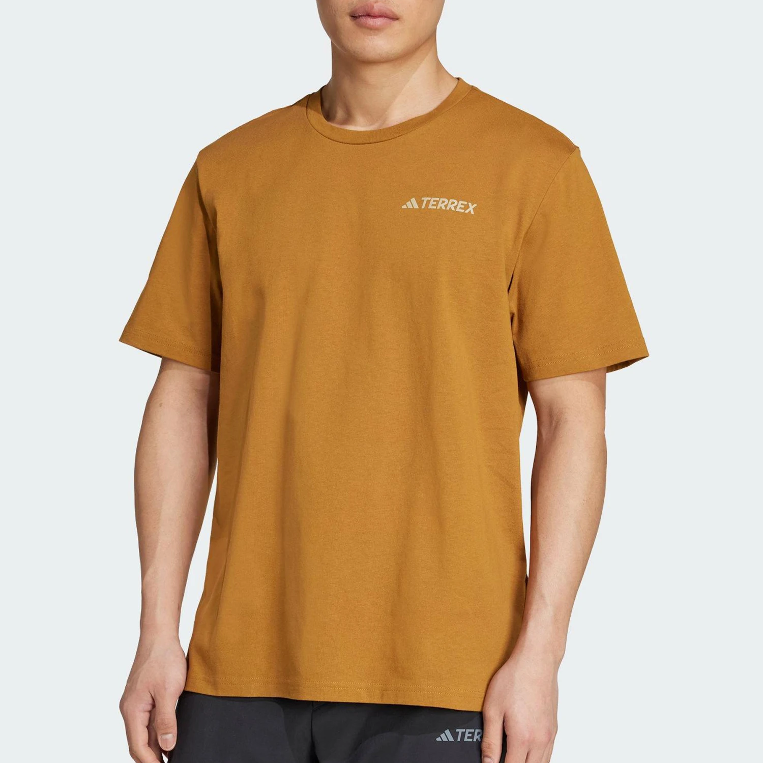 Adidas подлинный 2025 новый мужской дышащий спортивный спортивный рукав с коротким рукавом JY4835
Adidas подлинный 2025 новый мужской дышащий спортивный спортивный рукав с коротким рукавом JY4835