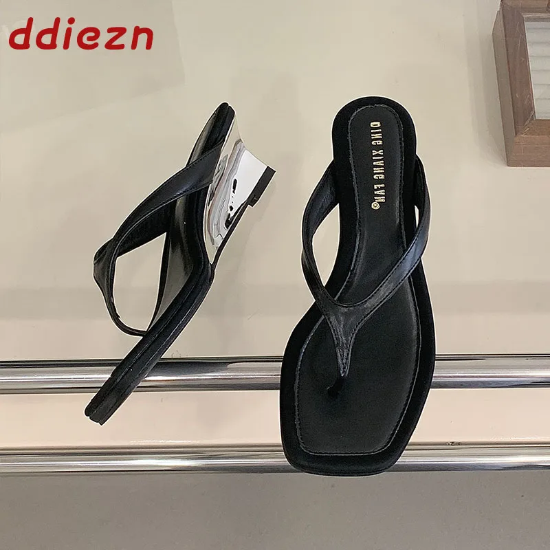 New 2026 Spring Fashion Wedges Women Sandals Slides Slippers Shoes Summer Beach Female Flip flops Ladies Heel Sandal Shoes
New 2026 Spring Fashion Wedges Women Sandals Slides Slippers Shoes Summer Beach Female Flip flops Ladies Heel Sandal Shoes