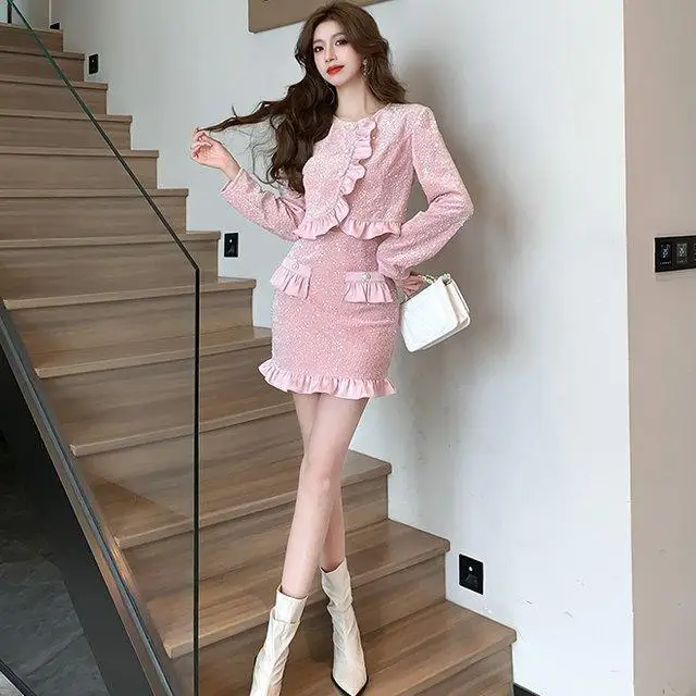 Spring New Elegant French Ruffle Short Coat High Waist Slim Wrap Hip Mini Skirt Set Pink Sweet Girl Two Piece Set Women Outfits
Spring New Elegant French Ruffle Short Coat High Waist Slim Wrap Hip Mini Skirt Set Pink Sweet Girl Two Piece Set Women Outfits