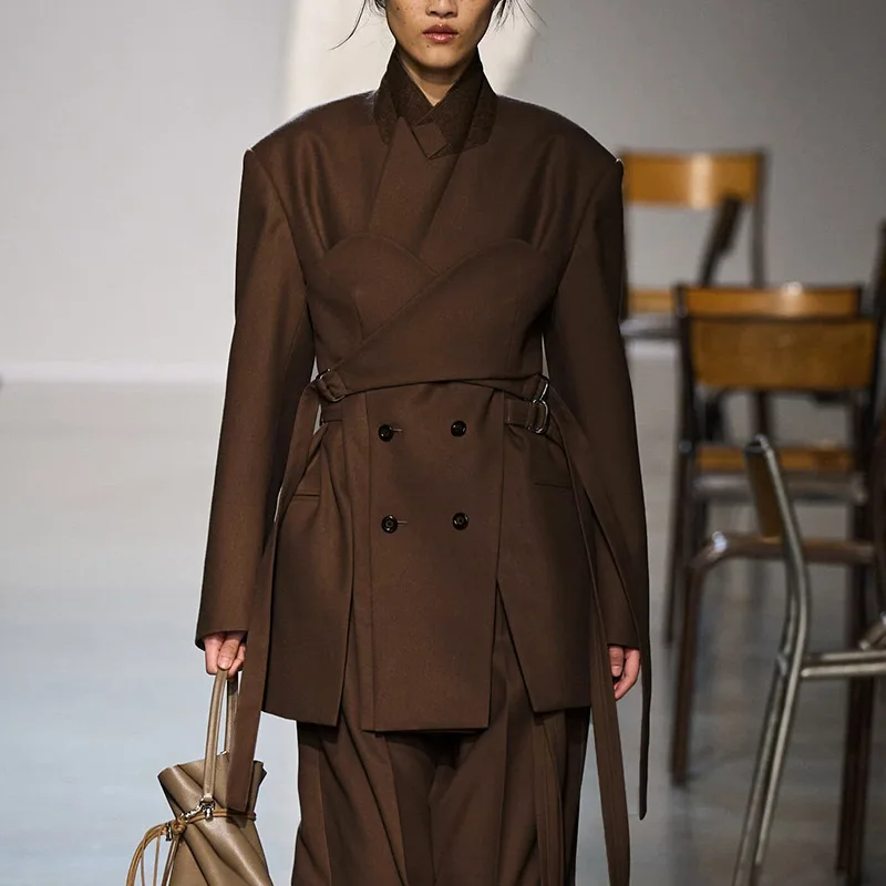 Women's Autumn Elegant Commuter Style High-End Solid Color Suit Coat Irregular Patchwork Jacket
Women's Autumn Elegant Commuter Style High-End Solid Color Suit Coat Irregular Patchwork Jacket