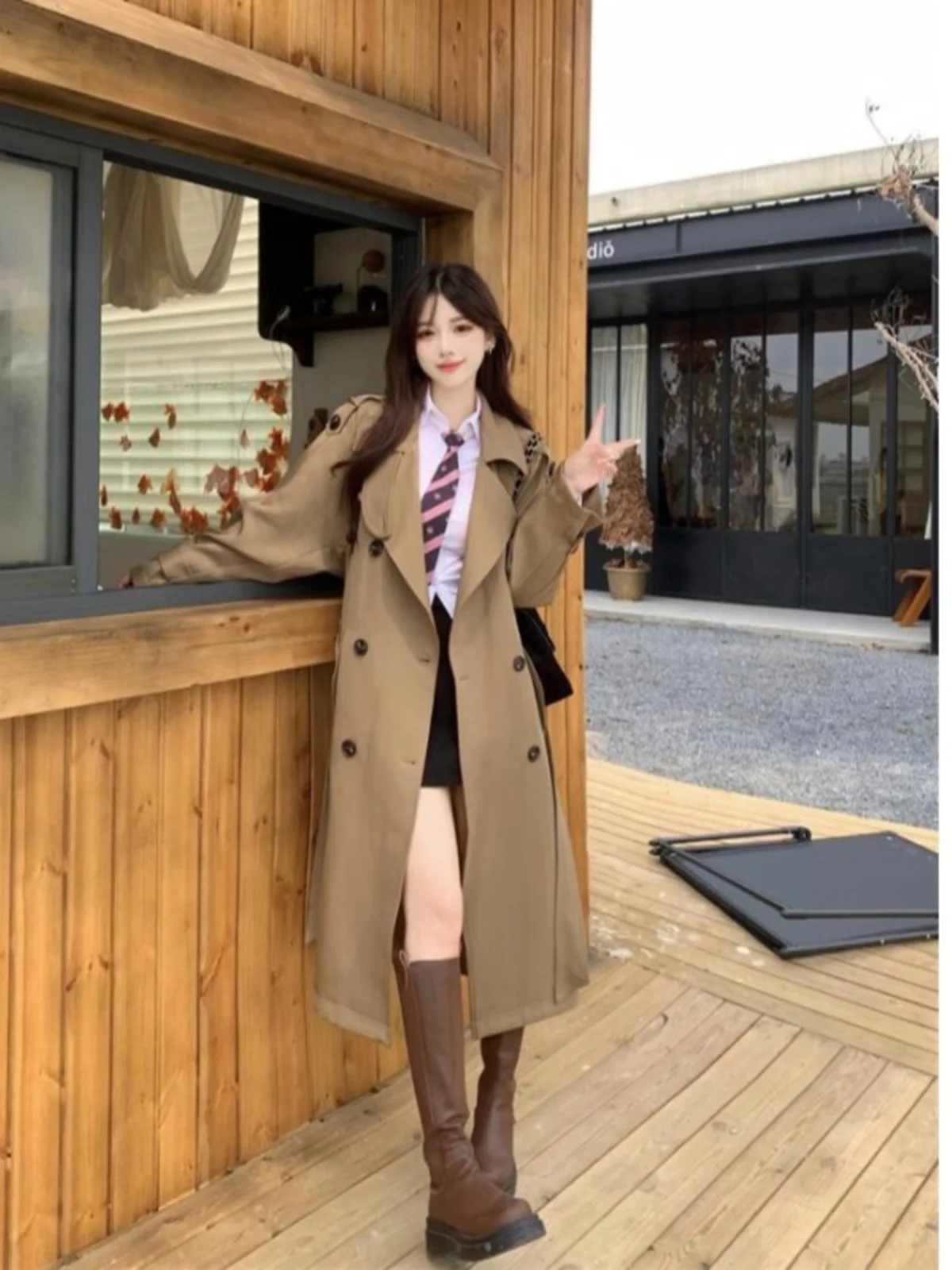 plus Size Women's British Style Long Sleeve Lapel Overcoat Loose Fit Versatile Mid-Length Coat Autumn New Style Casual Outerwear
plus Size Women's British Style Long Sleeve Lapel Overcoat Loose Fit Versatile Mid-Length Coat Autumn New Style Casual Outerwear