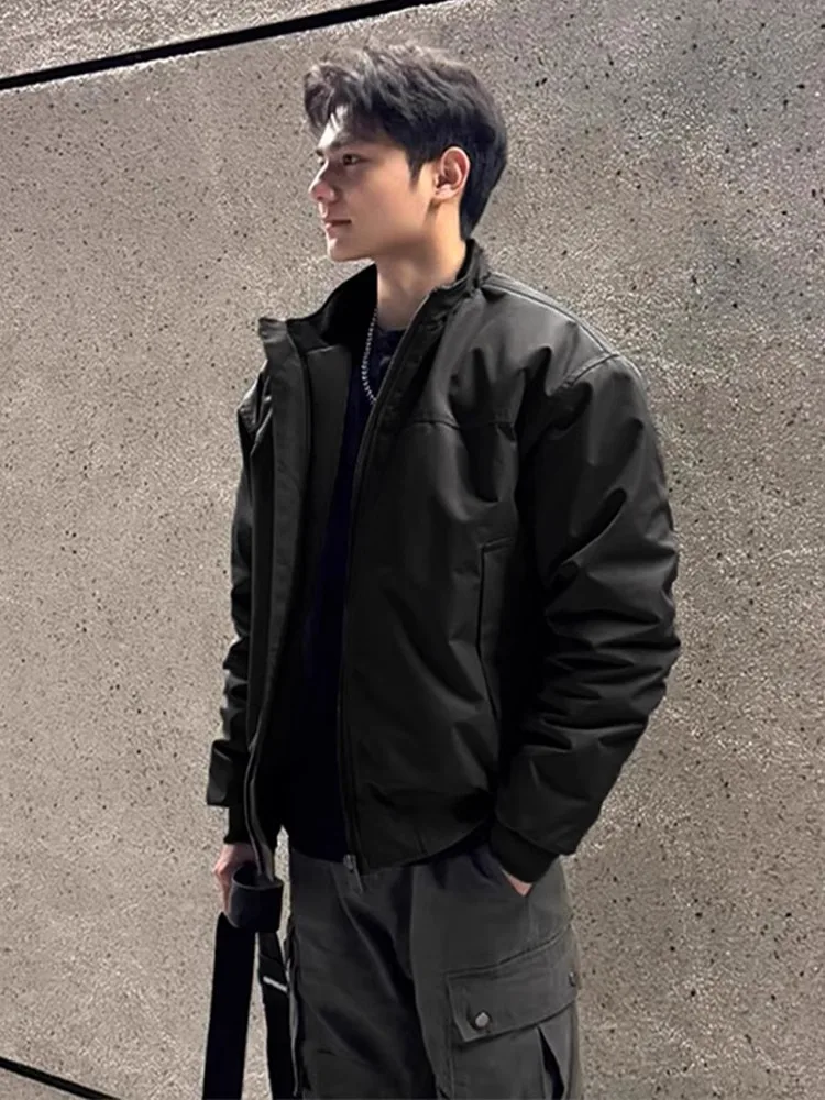 GTLA Black Short Men's American Style Bomber Jacket Spring Autumn Flight Coat Stand Collar Outfit Baseball Uniform Loose Fit
GTLA Black Short Men's American Style Bomber Jacket Spring Autumn Flight Coat Stand Collar Outfit Baseball Uniform Loose Fit