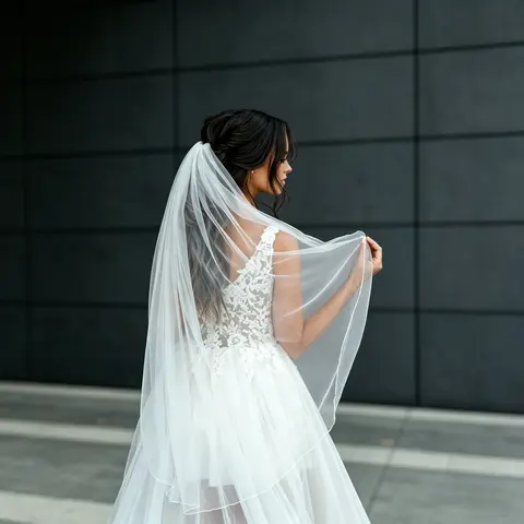 Minimalist Wedding Veil Pencil Edge Tulle Bridal Veil Simple Plain Veil with Comb for Brides Church Wedding Party Accessory G14