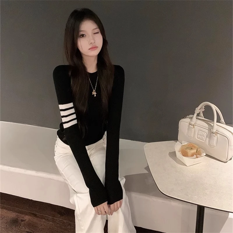 Academy Style Knitted Bottom Shirt Women Thin Long Sleeve Slim Pullover Sweater Top
Academy Style Knitted Bottom Shirt Women Thin Long Sleeve Slim Pullover Sweater Top