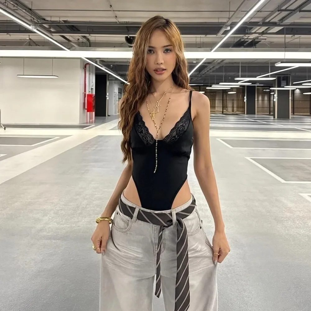 Sexy Fashion Bodysuits Women Summer Trend Lace Patchwork Low-Neck Backless Sleeveless Hot Girls Street Wild Style Bodycon
Sexy Fashion Bodysuits Women Summer Trend Lace Patchwork Low-Neck Backless Sleeveless Hot Girls Street Wild Style Bodycon