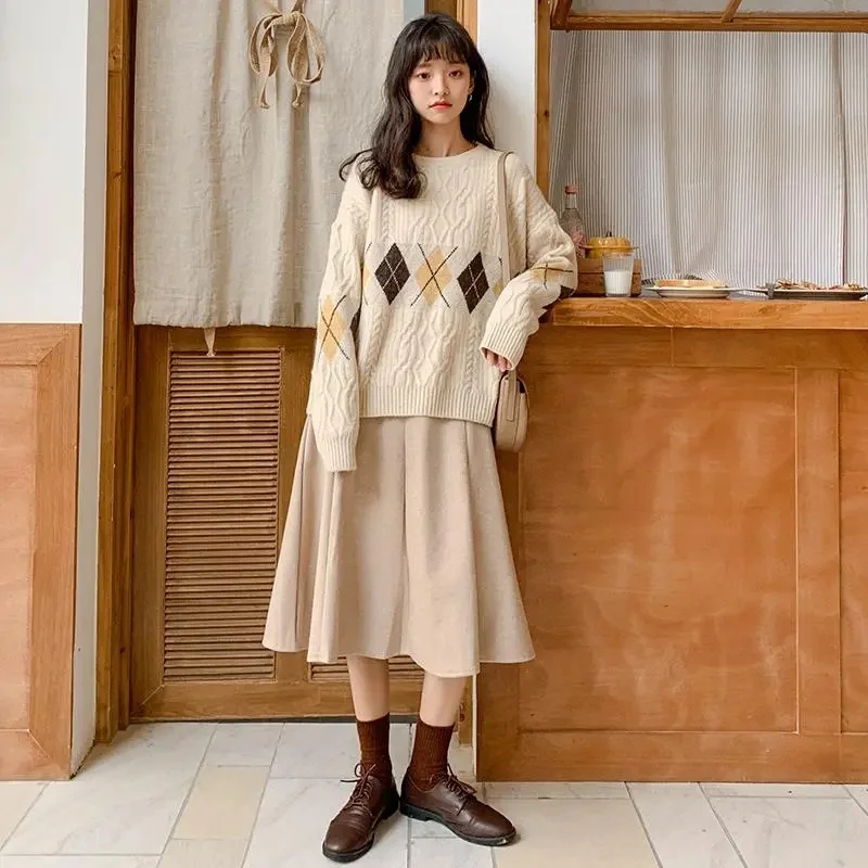 2023 Winter Plush Thickened Lazy Style Round Neck Sweater Female Students Loose Outer Wear Pullover Retro Hong Kong Style Knitwe
2023 Winter Plush Thickened Lazy Style Round Neck Sweater Female Students Loose Outer Wear Pullover Retro Hong Kong Style Knitwe