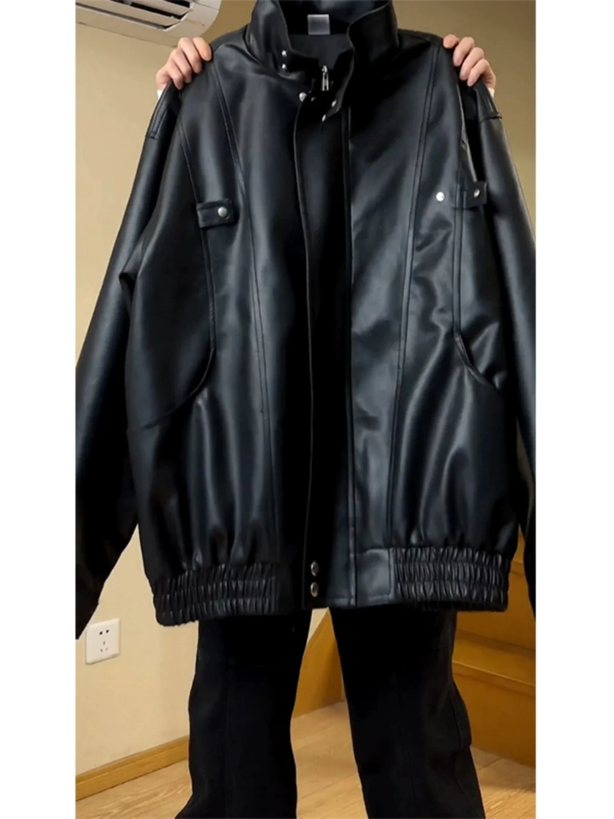 Cleanfit Men's ort PU Leather Jaet Autumn Winter Fce Lined Hunting Sle Bicycle Riding Jaet Trendy Loose Fit Jaet
Cleanfit Men's ort PU Leather Jaet Autumn Winter Fce Lined Hunting Sle Bicycle Riding Jaet Trendy Loose Fit Jaet