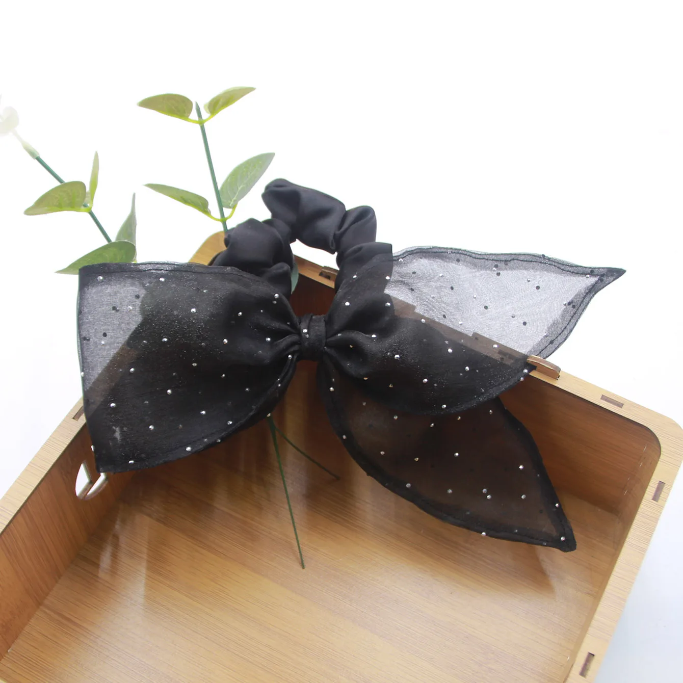 Super fairy organza diamond-encrusted large bow hair band, Ins hair tie, ponytail tie, high-end headwear
Super fairy organza diamond-encrusted large bow hair band, Ins hair tie, ponytail tie, high-end headwear