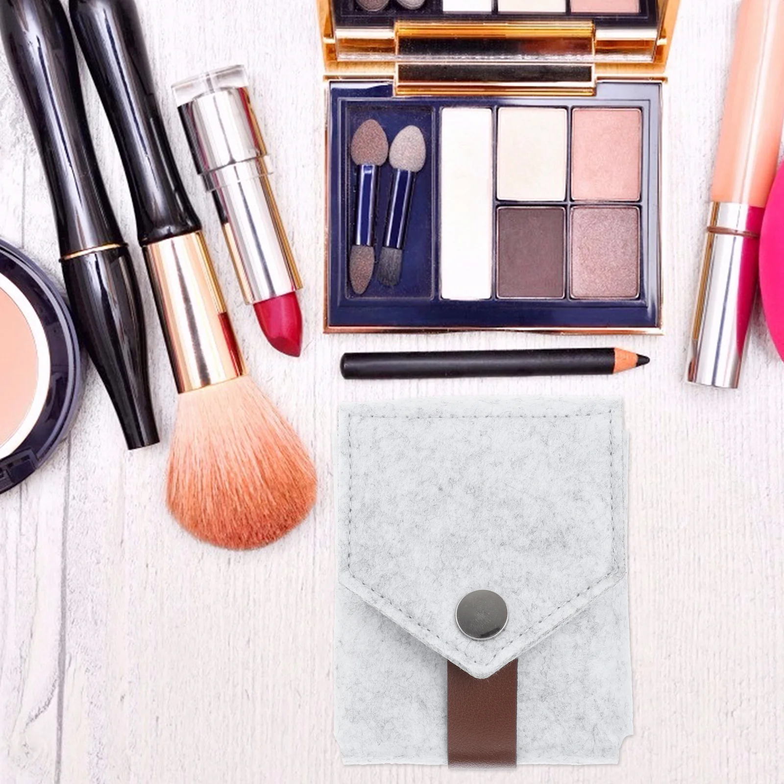 1Pcs Lipstick Storage Bag Portable Mini Felt Makeup Pouch Mirror Outdoor Travel Organizer Protective Shock-Absorbing
1Pcs Lipstick Storage Bag Portable Mini Felt Makeup Pouch Mirror Outdoor Travel Organizer Protective Shock-Absorbing
