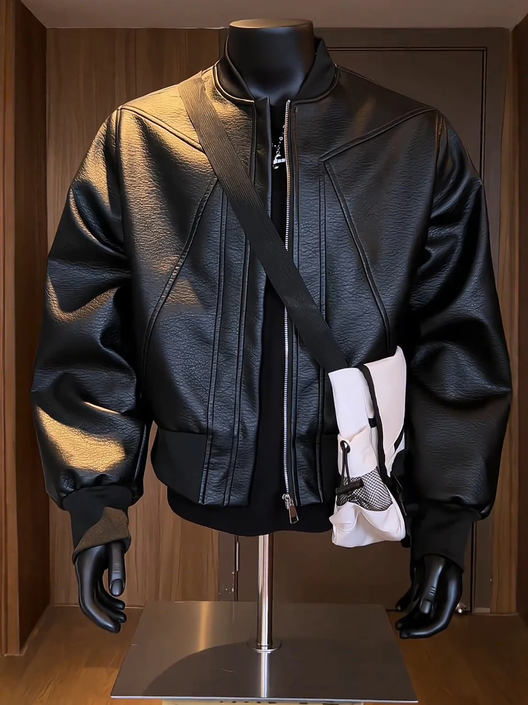 Ретро-куртка в американском стиле с вставками из искусственной кожи, короткая мотоциклетная куртка, рабочая одежда, куртка-пилот для мужчин
Ретро-куртка в американском стиле с вставками из искусственной кожи, короткая мотоциклетная куртка, рабочая одежда, куртка-пилот для мужчин