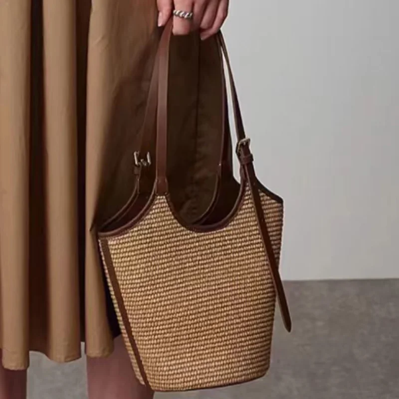 Retro Woven Bucket Bag Fashion High-end Light Luxury Handbag Versatile Leisure Vacation Beach Bag Summer Women's Shoulder Bag
Retro Woven Bucket Bag Fashion High-end Light Luxury Handbag Versatile Leisure Vacation Beach Bag Summer Women's Shoulder Bag