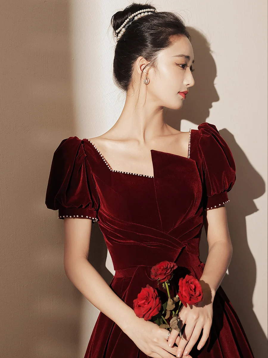 Новое зимнее свадебное платье из бархата в корейском стиле, приталенное, с завышенной талией, для помолвки и торжественных мероприятий
Новое зимнее свадебное платье из бархата в корейском стиле, приталенное, с завышенной талией, для помолвки и торжественных мероприятий