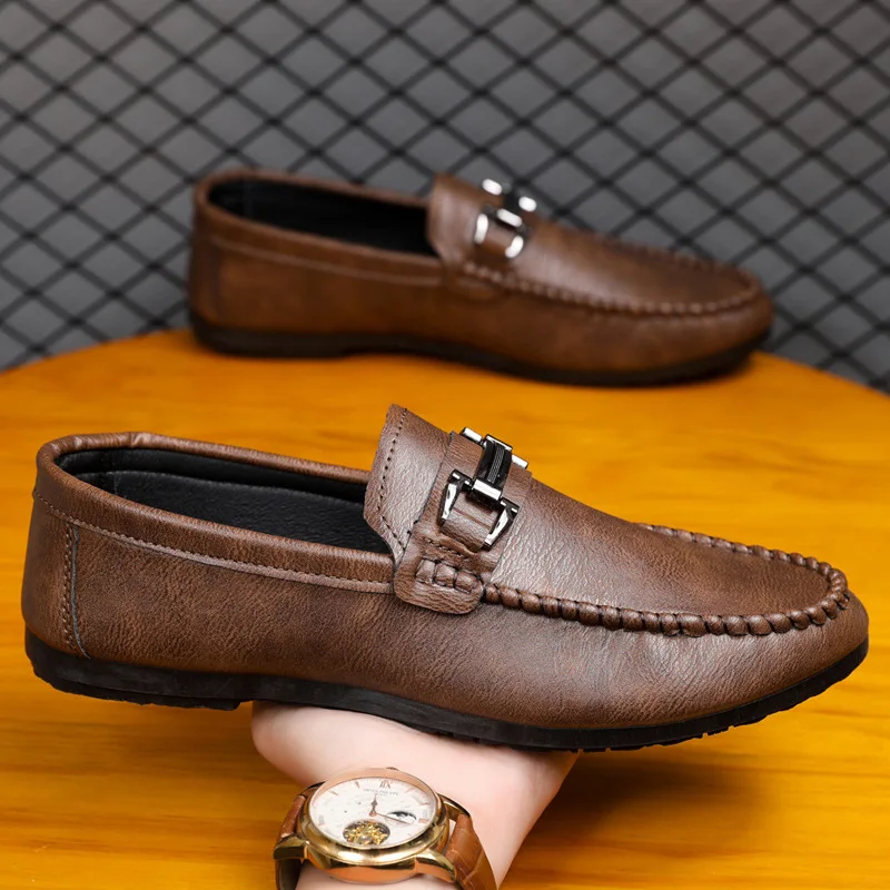 Plus Size Men's Classic Style Loafers Leather Slip on Metal Buckle Casual Driving Shoes Comfortable Non-slip Flat Shoes for Men
Plus Size Men's Classic Style Loafers Leather Slip on Metal Buckle Casual Driving Shoes Comfortable Non-slip Flat Shoes for Men
