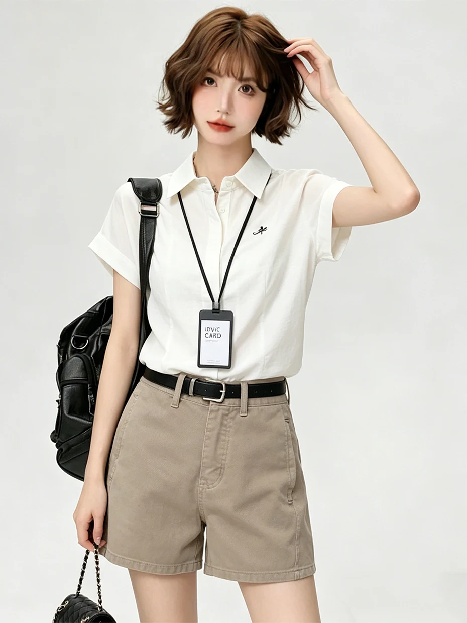 Korean Style Loose Fit Short Sleeve Embroidered Letter Neck Shirt Women's Summer New Style Slimming College Style Top
Korean Style Loose Fit Short Sleeve Embroidered Letter Neck Shirt Women's Summer New Style Slimming College Style Top