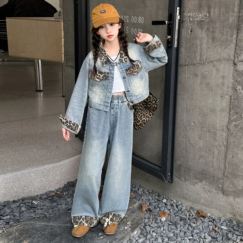Girls Denim Set Spring and Autumn 2025 New Children Korean Fashion Style Spring Leopard-print Edge Denim Two-piece Set
Girls Denim Set Spring and Autumn 2025 New Children Korean Fashion Style Spring Leopard-print Edge Denim Two-piece Set
