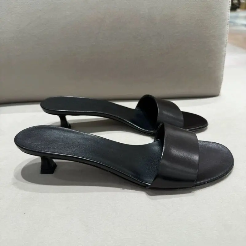 New Kitten Heels Slippers Women Genuine Leather One Strip Mules Shoes Women Summer Slides Mid Heels Peep Toe Slippers Woman 40
New Kitten Heels Slippers Women Genuine Leather One Strip Mules Shoes Women Summer Slides Mid Heels Peep Toe Slippers Woman 40