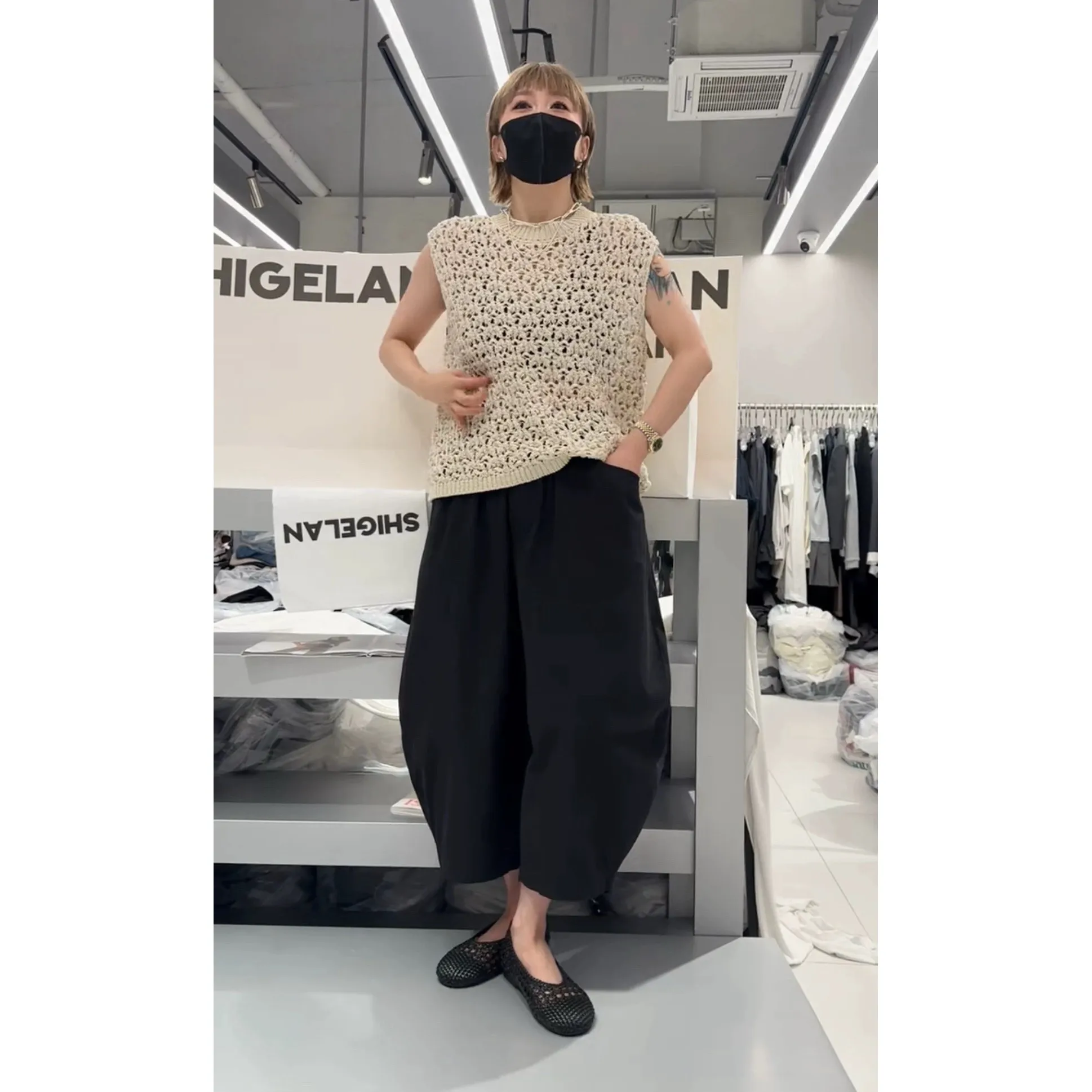 Intellectual Women's Sleeveless Hollow out round Neck Vest Top Spring 2026 Fashion Ladies' Casual Comfortable Loose Fit Vest
Intellectual Women's Sleeveless Hollow out round Neck Vest Top Spring 2026 Fashion Ladies' Casual Comfortable Loose Fit Vest