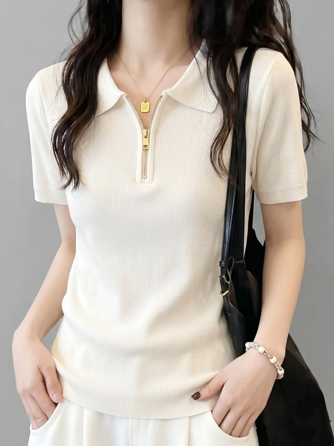 Summer Fashionable Pure Color Knitted Short Sleeve Zipper Neck Top Women's Commute Style Versatile Shirt Breathable Skin...
Summer Fashionable Pure Color Knitted Short Sleeve Zipper Neck Top Women's Commute Style Versatile Shirt Breathable Skin...