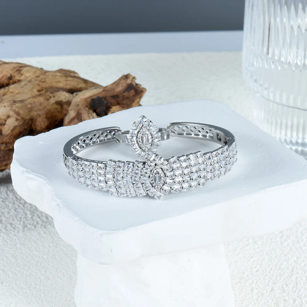 HIBRIDE New Arrival Round Shape Exquisite CZ Pave Cuff Bracelets Bangle and Open Ring Set for Women Jewelry Bijoux S-214
HIBRIDE New Arrival Round Shape Exquisite CZ Pave Cuff Bracelets Bangle and Open Ring Set for Women Jewelry Bijoux S-214