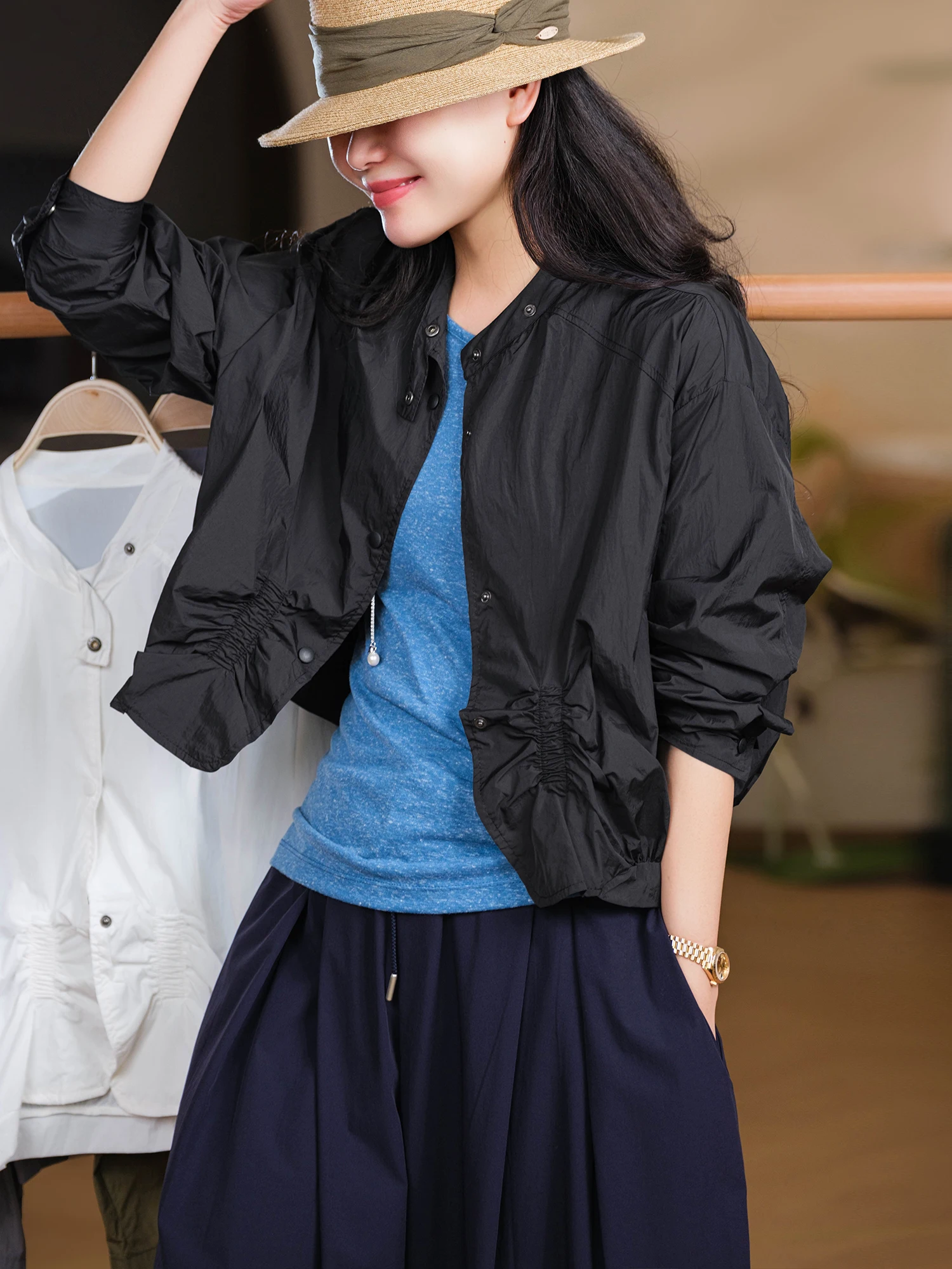 Silk Smooth Long Sleeve Outerwear Anti-Dust Hidden Button Stand Collar Simple Style Women's Jacket Polyester Fiber Thin Model
Silk Smooth Long Sleeve Outerwear Anti-Dust Hidden Button Stand Collar Simple Style Women's Jacket Polyester Fiber Thin Model