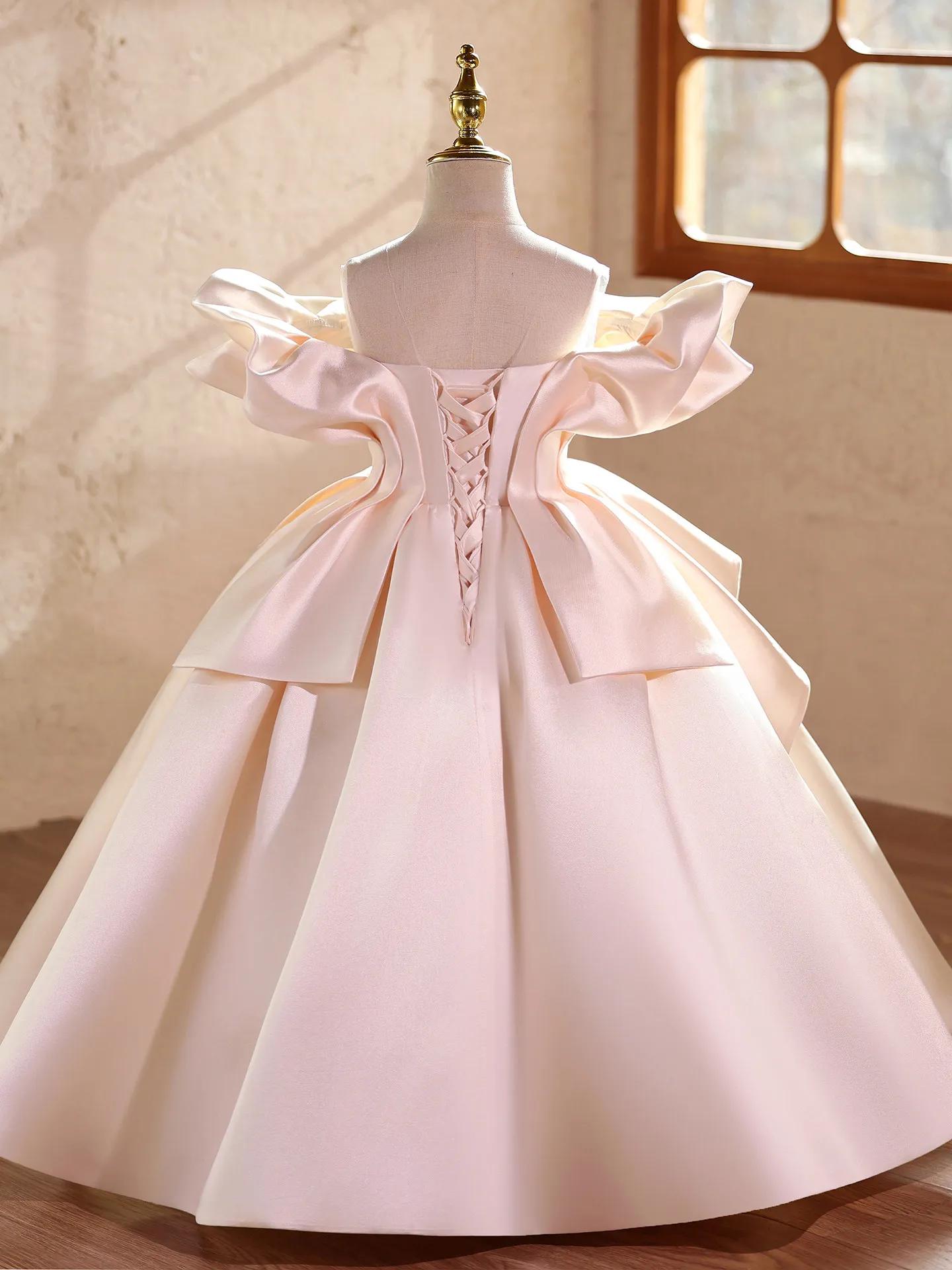 Custom Flower Girl Dress for Wedding First Christmas Party with Off Shoulder Dramatic Ruffle Detail and Satin Ball Gown Skirt
Custom Flower Girl Dress for Wedding First Christmas Party with Off Shoulder Dramatic Ruffle Detail and Satin Ball Gown Skirt