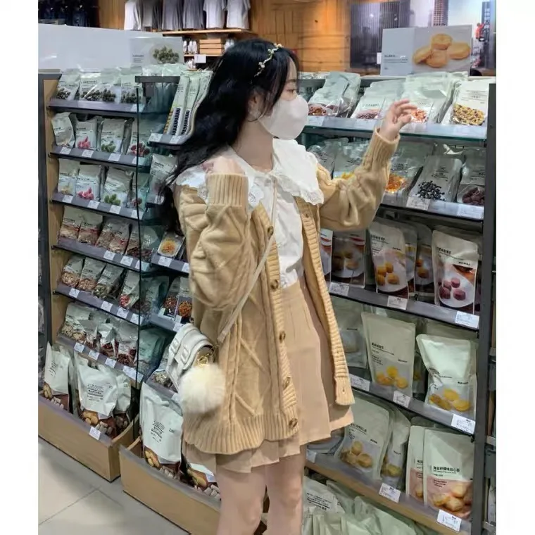 High Waist Korean Style Women's Fashion Set Three Pieces Includes Shirt Sweater Coat Pleated Skirt Autumn Collection
High Waist Korean Style Women's Fashion Set Three Pieces Includes Shirt Sweater Coat Pleated Skirt Autumn Collection