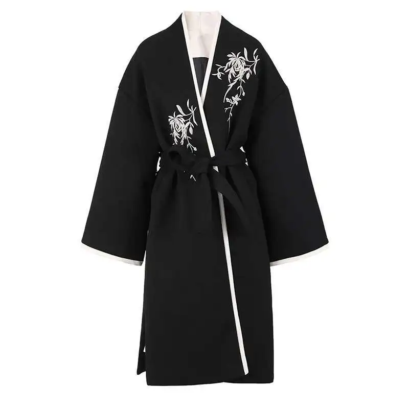 Lady Black Embroidery Outerwear Belted Oversize Woolen Coat New V-neck Long Sleeve Women Jacket Fashion Tide Autumn Winter 2025
Lady Black Embroidery Outerwear Belted Oversize Woolen Coat New V-neck Long Sleeve Women Jacket Fashion Tide Autumn Winter 2025