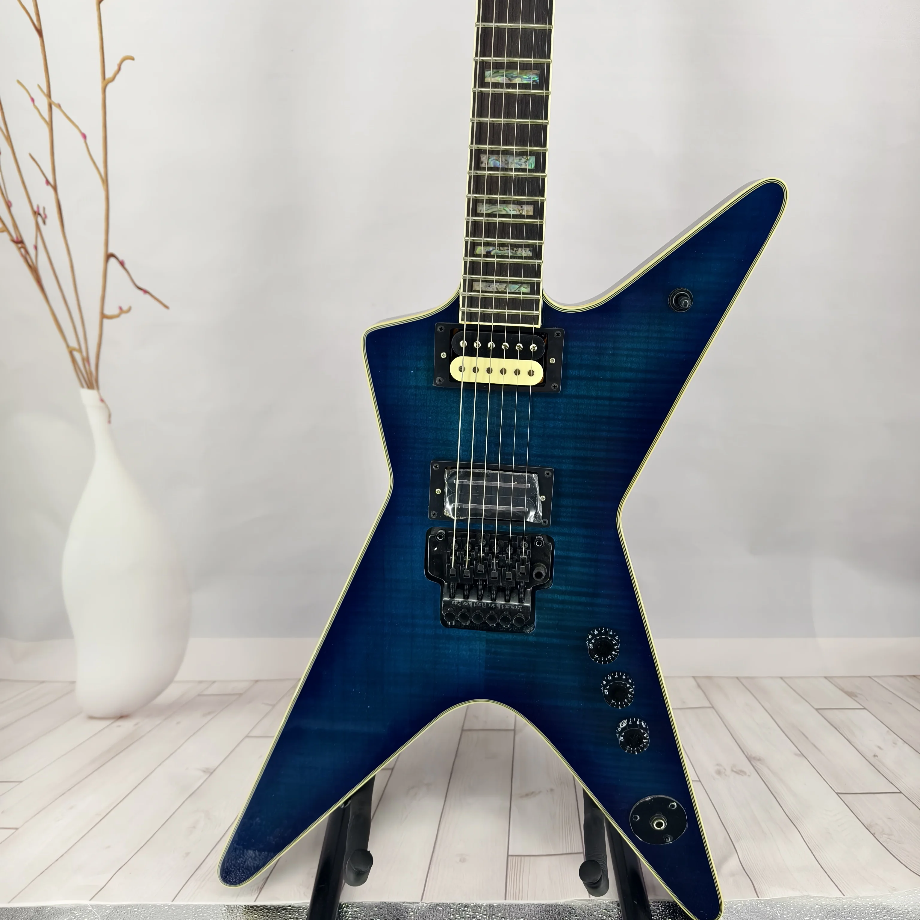 Dimebag Darrell Signature V Electric Guitar - Blue Flame Top Free Shipping
Dimebag Darrell Signature V Electric Guitar - Blue Flame Top Free Shipping