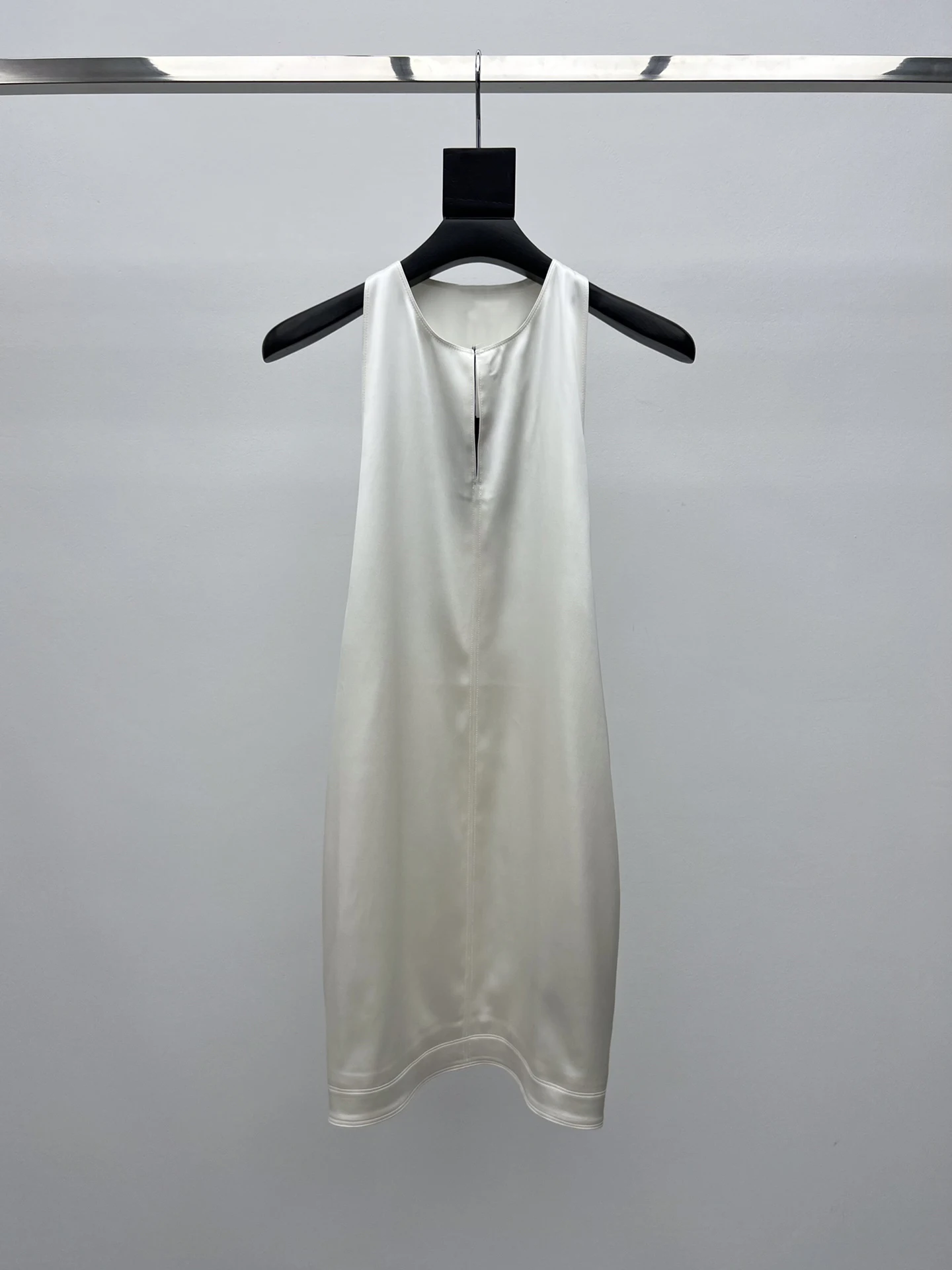 Dress Backless design Fashion temperament Slim and thin Soft and comfortable Exquisite elegance 2024 summer women's new hot
Dress Backless design Fashion temperament Slim and thin Soft and comfortable Exquisite elegance 2024 summer women's new hot