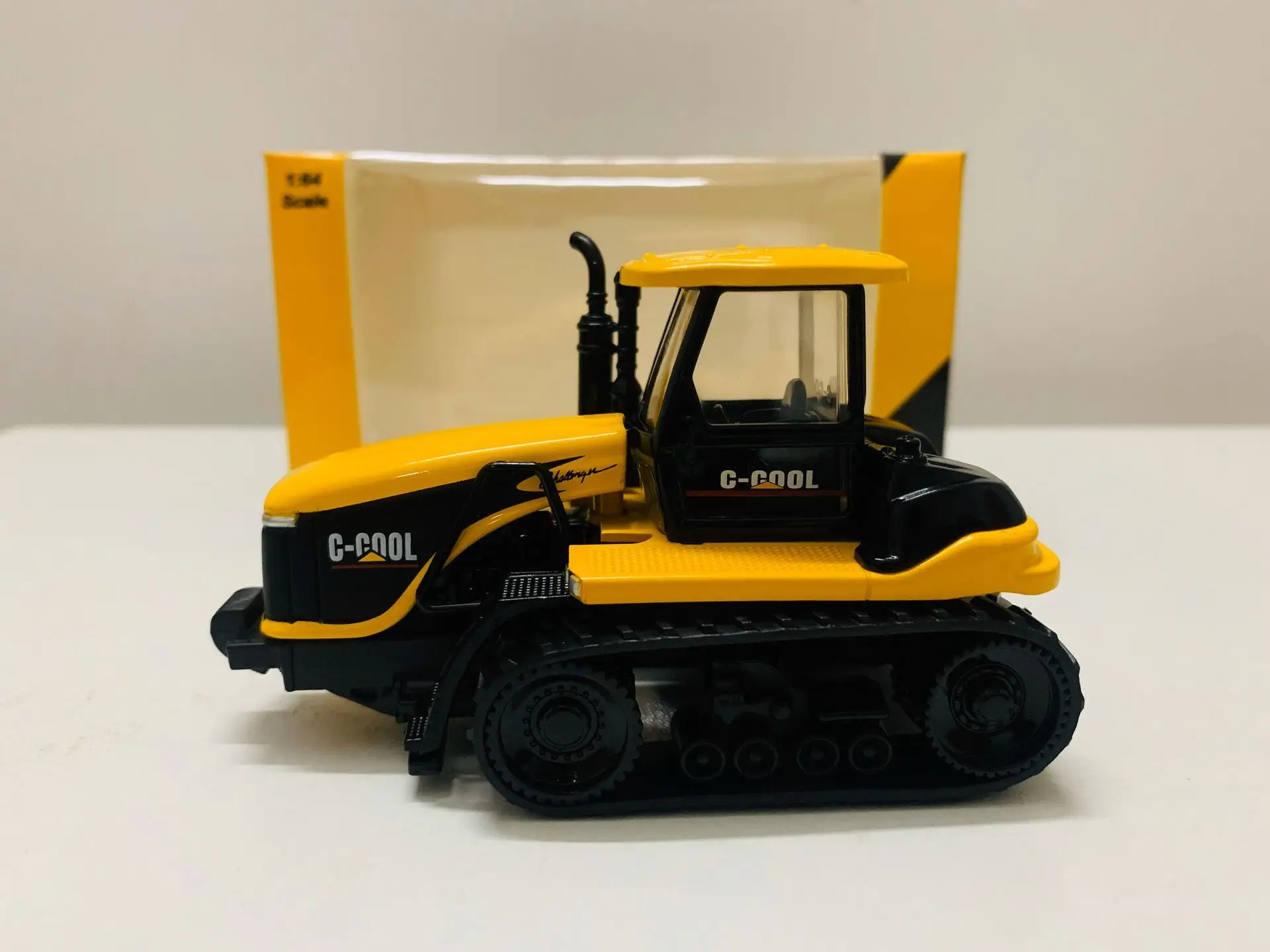 Agricultural Tractor 1:64 Scale DieCast/Plastic Model Construction vehicles C-Cool Model
Agricultural Tractor 1:64 Scale DieCast/Plastic Model Construction vehicles C-Cool Model