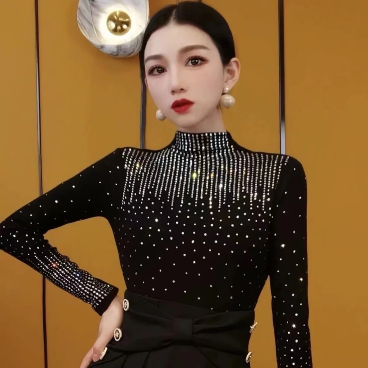 Sequin glossy black long sleeve jumpers Splicing warm slim plus size women tops pullovers
Sequin glossy black long sleeve jumpers Splicing warm slim plus size women tops pullovers