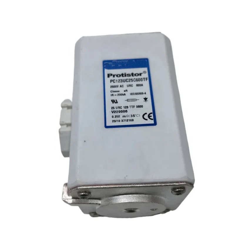 Высокоскоростные предохранители 2500 В 600 А PC123UC25C600TF Предохранители с квадратным корпусом
Высокоскоростные предохранители 2500 В 600 А PC123UC25C600TF Предохранители с квадратным корпусом