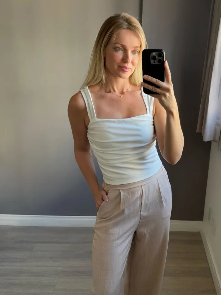 White Ruched Sleeveless Square Neck Women Top Elegant Solid Slim Fit Soft Draped Crop Basic Casual Blouse Daily Tank Shirts 2026
White Ruched Sleeveless Square Neck Women Top Elegant Solid Slim Fit Soft Draped Crop Basic Casual Blouse Daily Tank Shirts 2026