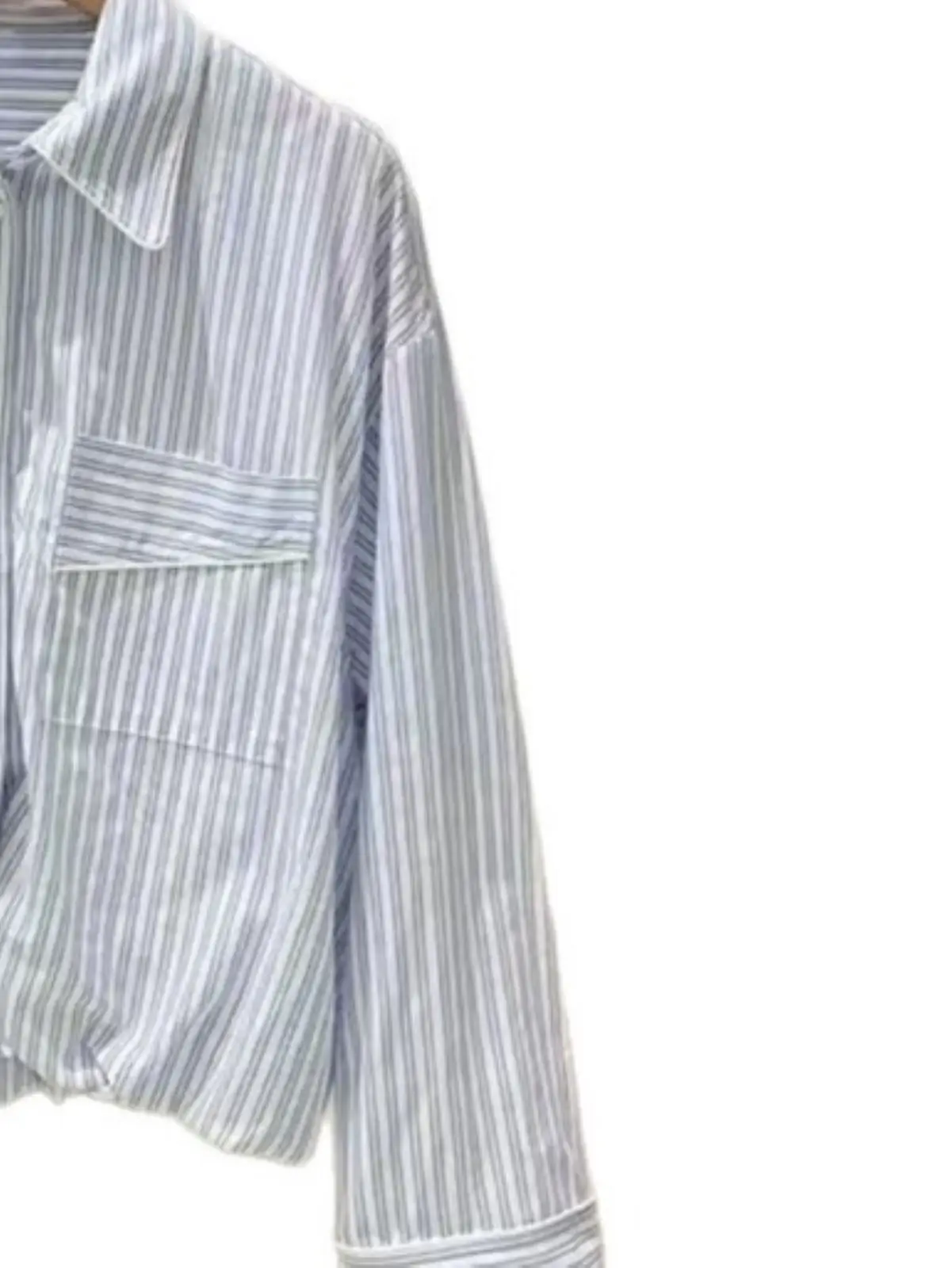Spring/Summer Women Turn-down Collar Striped Long Sleeve Pocket Shirt Single Breasted Loose Casual Fashion Blouse
Spring/Summer Women Turn-down Collar Striped Long Sleeve Pocket Shirt Single Breasted Loose Casual Fashion Blouse