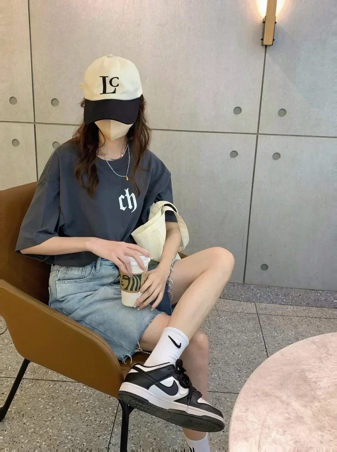 Printed T-shirt CH Trendy Short Sleeved Letter Printed Short Sleeved Comfortable Casual Short Sleeved Y2k Top women clothing
Printed T-shirt CH Trendy Short Sleeved Letter Printed Short Sleeved Comfortable Casual Short Sleeved Y2k Top women clothing