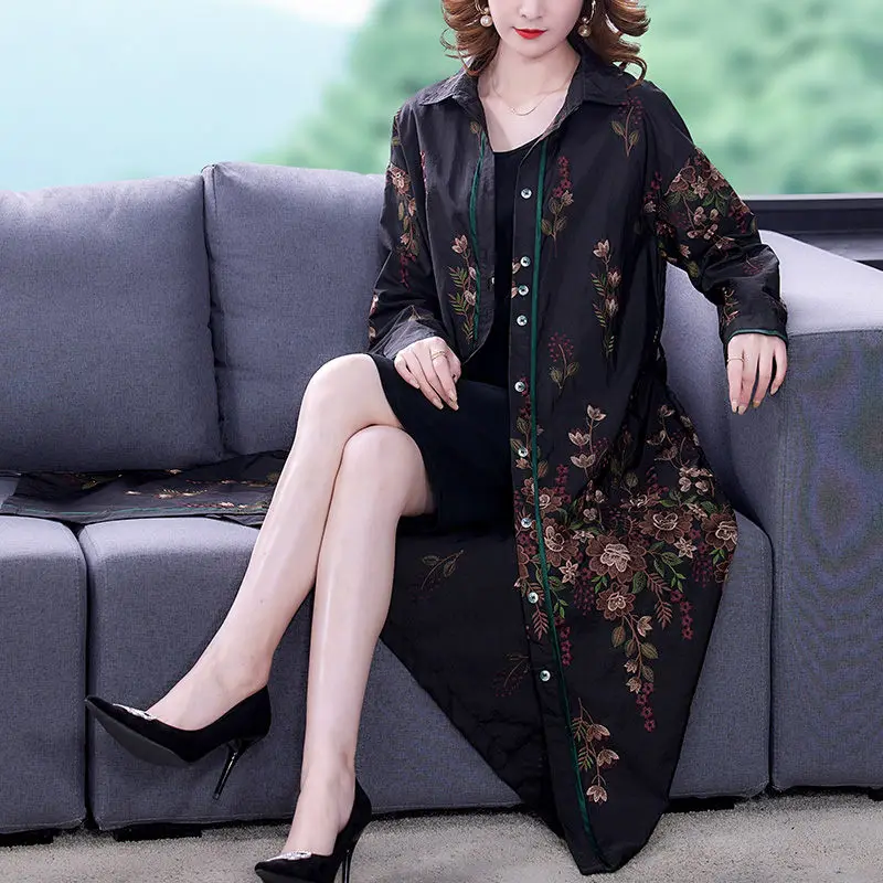 Lady Spring And Autumn Coat Vintage Mother's Fashionable High-End Water-Soluble Embroidery Windbreaker Long Jacket Elegant T372
Lady Spring And Autumn Coat Vintage Mother's Fashionable High-End Water-Soluble Embroidery Windbreaker Long Jacket Elegant T372
