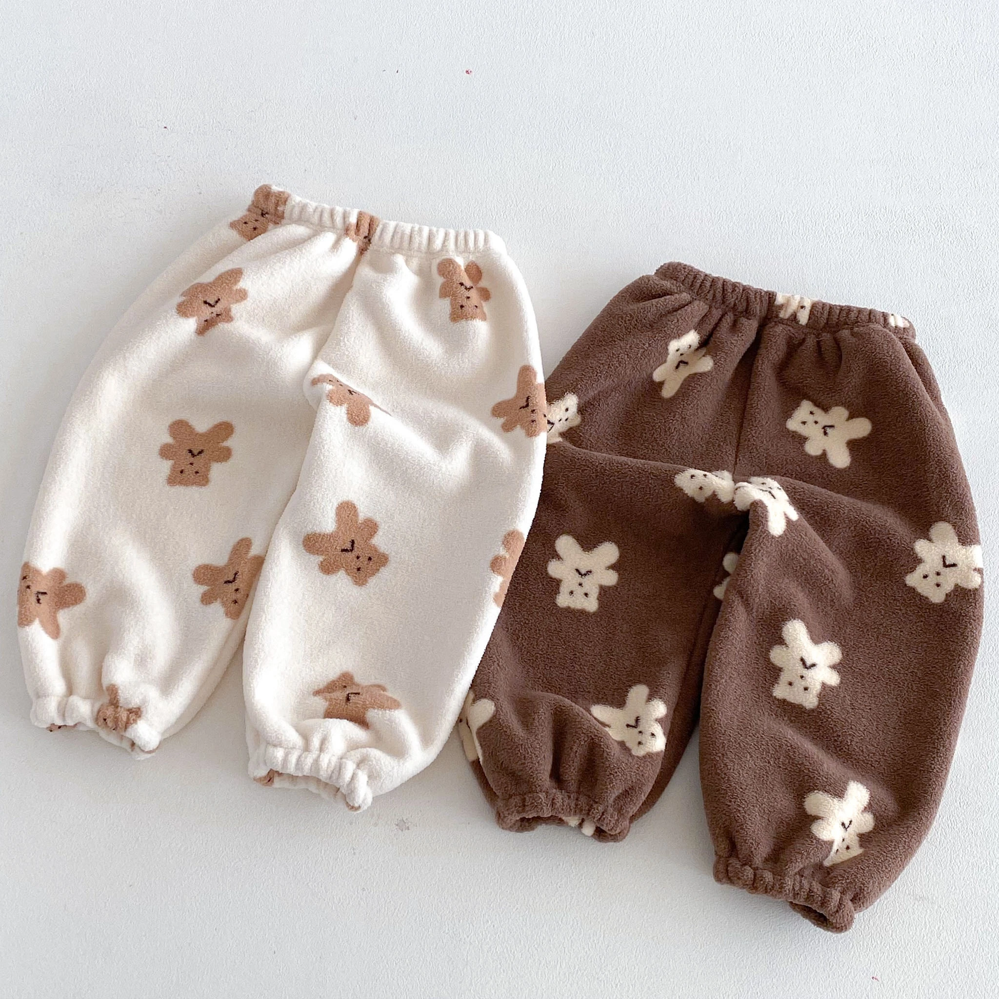 Trendy Bear Print Toddler Pants 0-6Y Kids Casual Fleece Sweatpants Winter Outer Wear New Style All-match Trousers Homewear Pants
Trendy Bear Print Toddler Pants 0-6Y Kids Casual Fleece Sweatpants Winter Outer Wear New Style All-match Trousers Homewear Pants