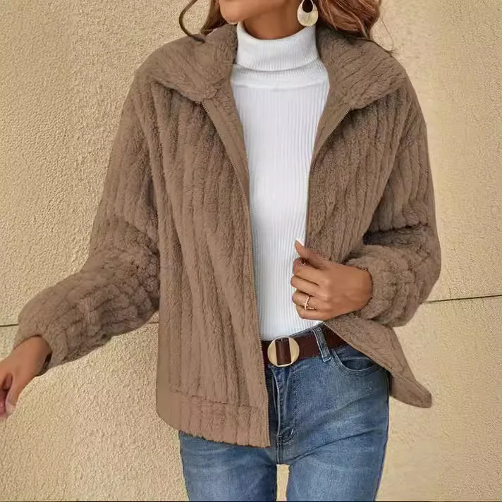 Female 2024 Winter New Leisure Sided Fleece Versatile Coat Women'S Fashion Warm Stand Collar Cardigan Jacket Street Tops Mujer
Female 2024 Winter New Leisure Sided Fleece Versatile Coat Women'S Fashion Warm Stand Collar Cardigan Jacket Street Tops Mujer